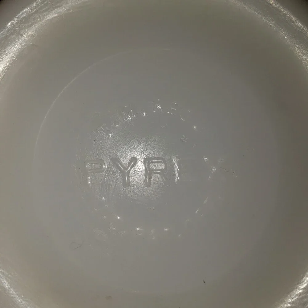 Pyrex vintage orange